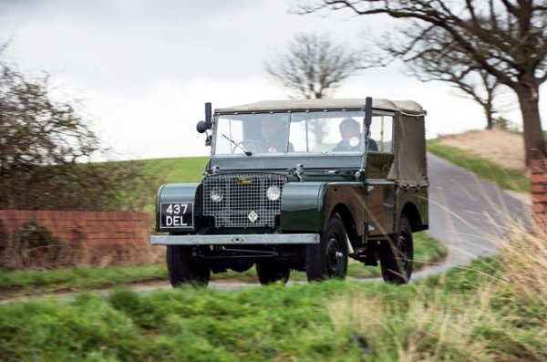 Не, това не е първият SUV, но несъмнено е най-влиятелният. Тази кола беше проектирана с прави ръбове и изработена от алуминий, останал от войната, защото беше най-евтино.
